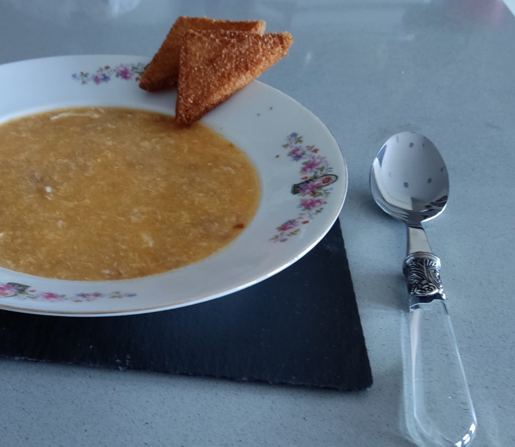 sopa de ajo