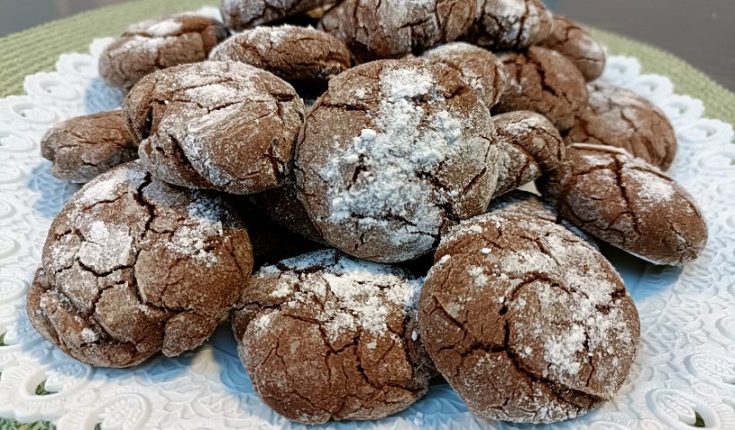 galletas de chocolate craqueladas