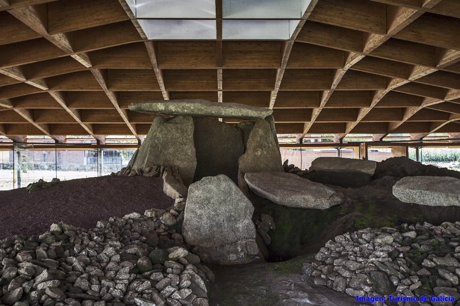 guía dolmen de Dombate gallego