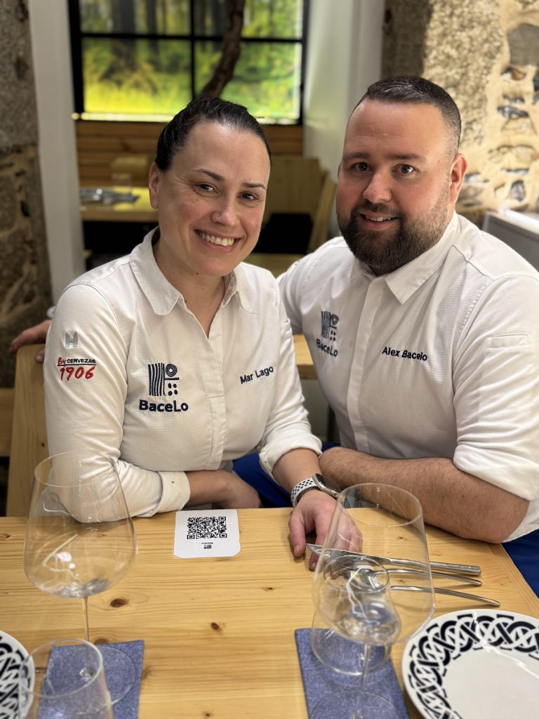 Mar Lago y Álex Martínez Cociñeiro Galego